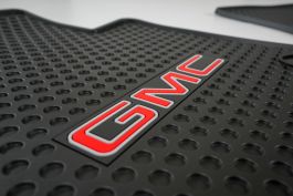 Gmc yukon outlet denali floor mats